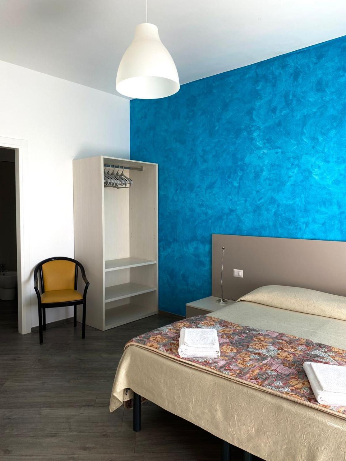 Hotel Risorgimento 阿杰罗拉 外观 照片