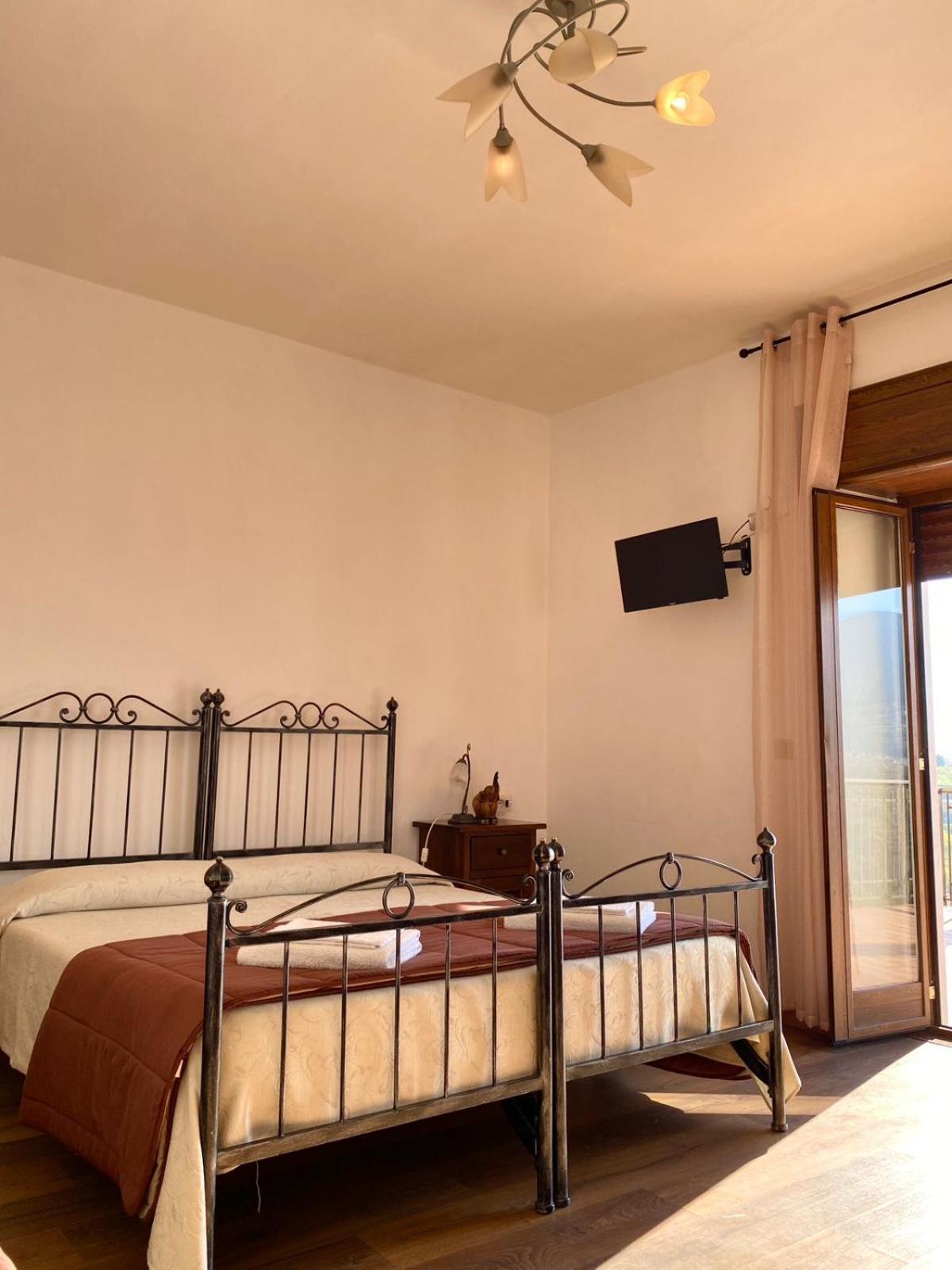 Hotel Risorgimento 阿杰罗拉 外观 照片