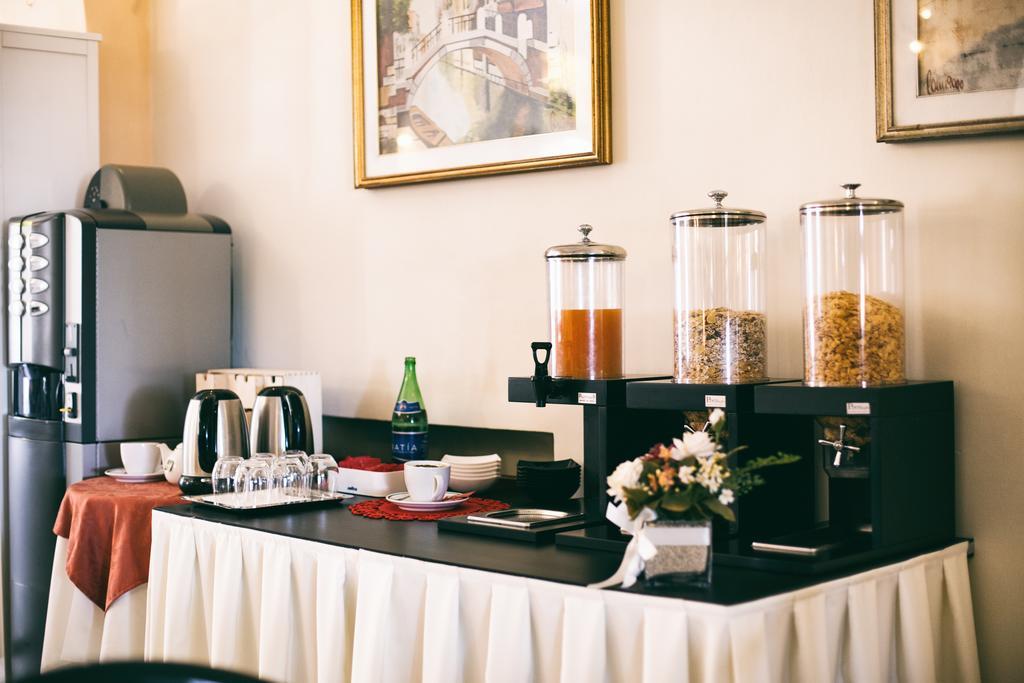 Hotel Risorgimento 阿杰罗拉 外观 照片
